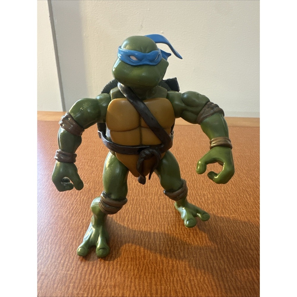 2002 TEENAGE MUTANT NINJA TURTLES LEONARDO ACTION FIGURE TMNT Playmates